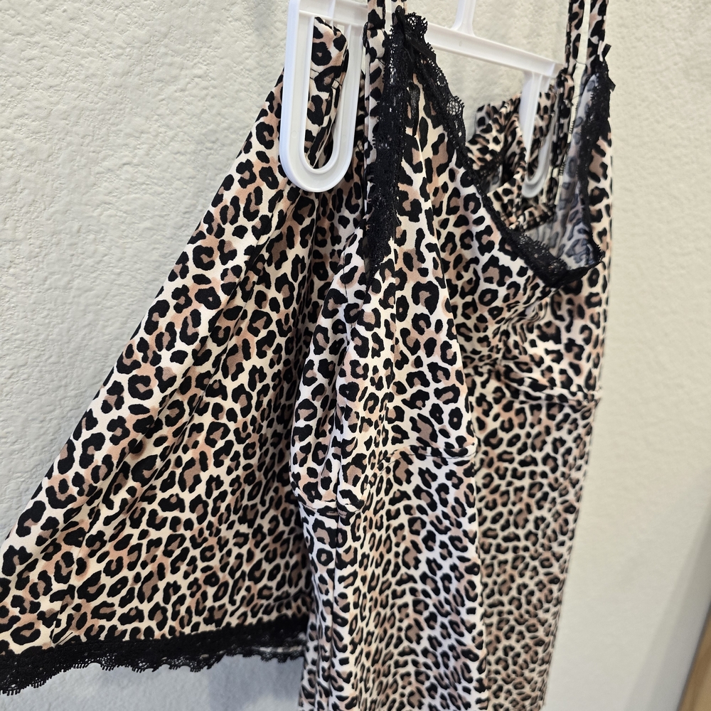 Leopard Print Pajama Set With Robe - Picture 3 of 3